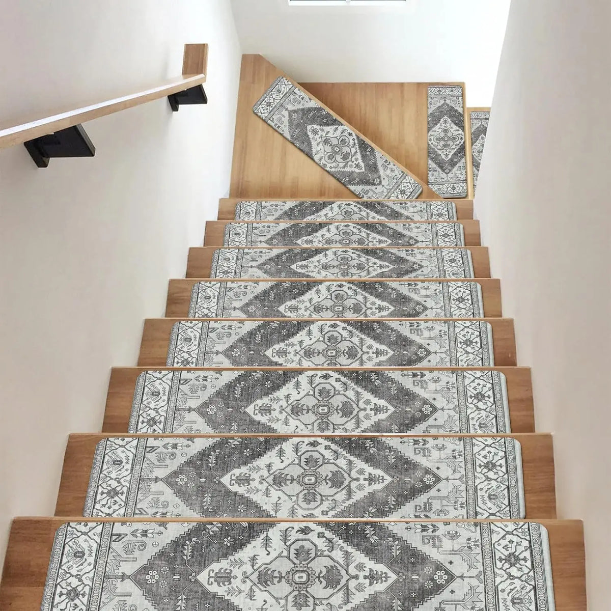 Carpet Stair Treads for Wooden Steps Set of 15, 30''X8'' Indoor Runner Resistant Rugs Rubber Safety Mats for Dogs