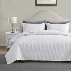 White Quilt Set Queen Size, Lightweight Bedspread Ultrasonic Chevron Pattern Light Coverlet for All Season Comforter Bedding