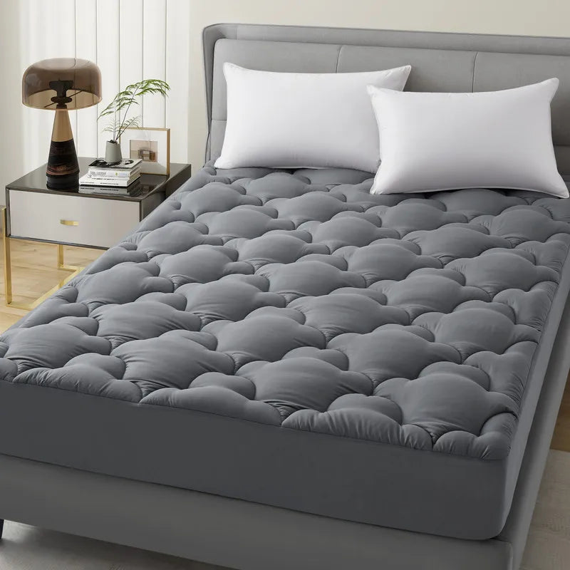 Mattress Pad Pillow Top Quilted Fitted Mattress Cover Mattress Protector Stretches Up 8-21" Deep Pocket Breathable & Cooling