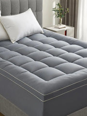 Ultra Thick Queen Bed Cover 900 GSM Mattress Topper Down Replacement Microfiber Filling Ultra Soft Deep Pocket All Season