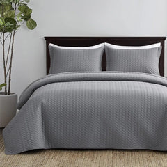 White Quilt Set Queen Size, Lightweight Bedspread Ultrasonic Chevron Pattern Light Coverlet for All Season Comforter Bedding